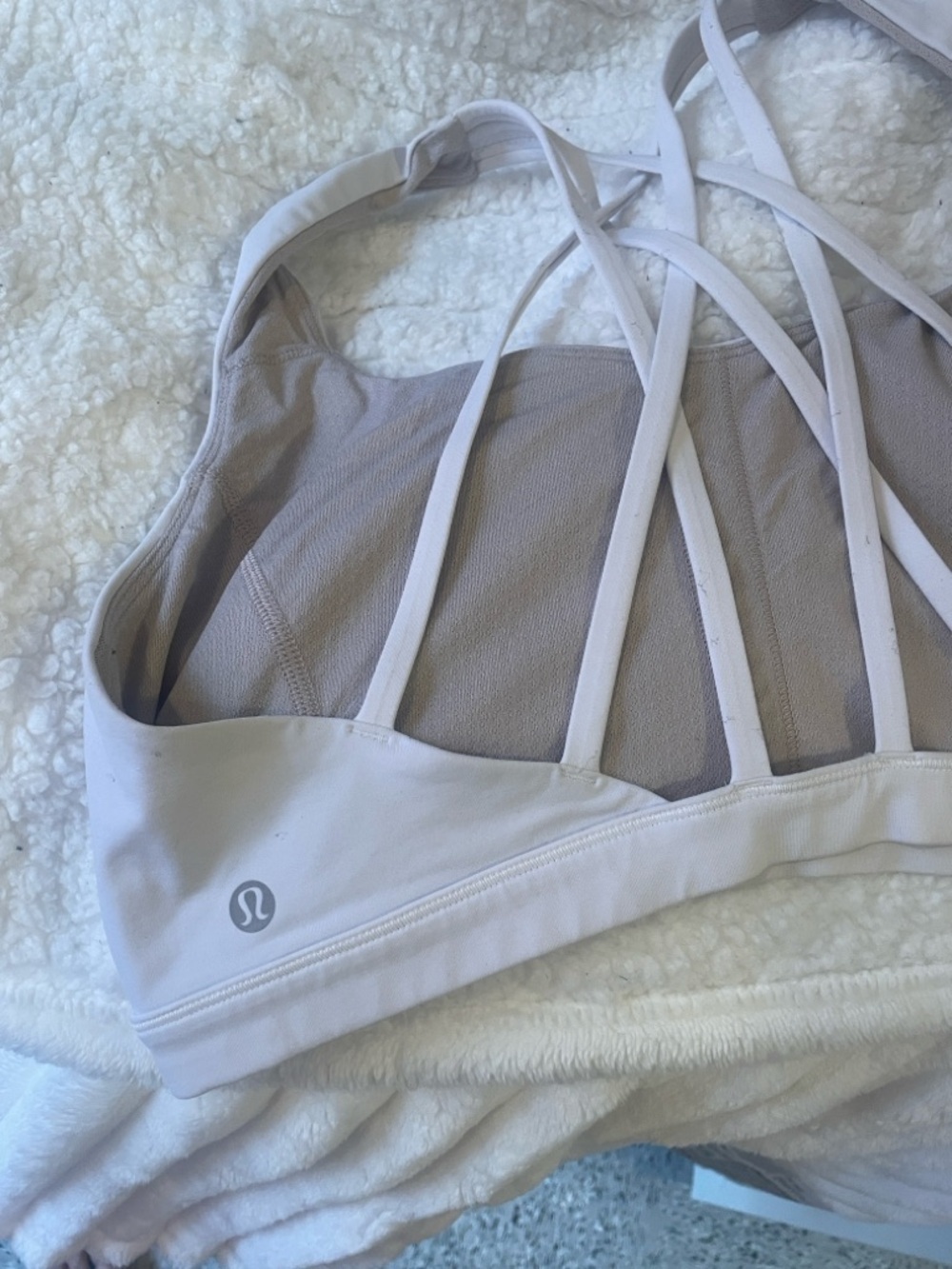 Lululemon White Seamless Scoop Neck Sports Bra - Picture 6 of 8